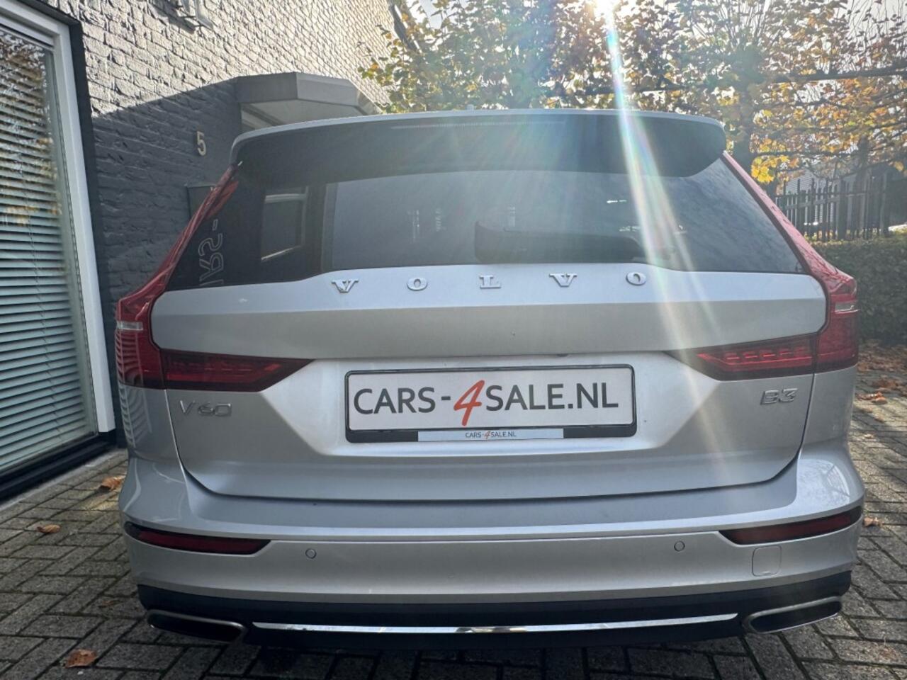 Volvo V60 2.0 B3 Autom. Inscription + Camera. + Leder + 18 inch Lmv - Full options 2022!