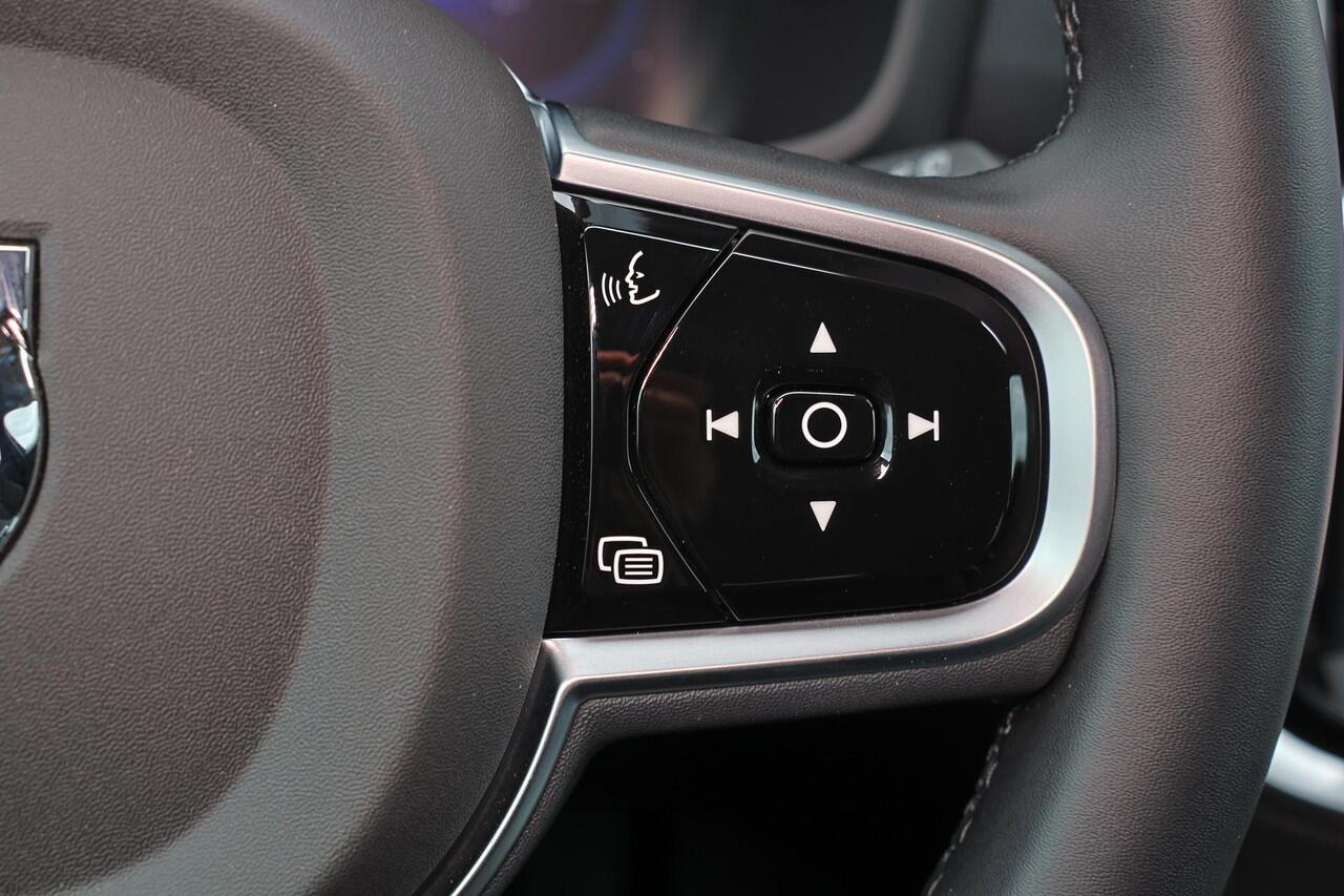 Volvo V60 T6 Recharge AWD Plus Dark - IntelliSafe Assist & Surround - 360º Camera - Harman/Kardon audio - Adaptieve LED koplampen - Verwarmde voorstoelen, stuur & achterbank - Parkeersensoren voor & achter - Elektr. bedienb. voorstoelen met geheugen - Extra getint 