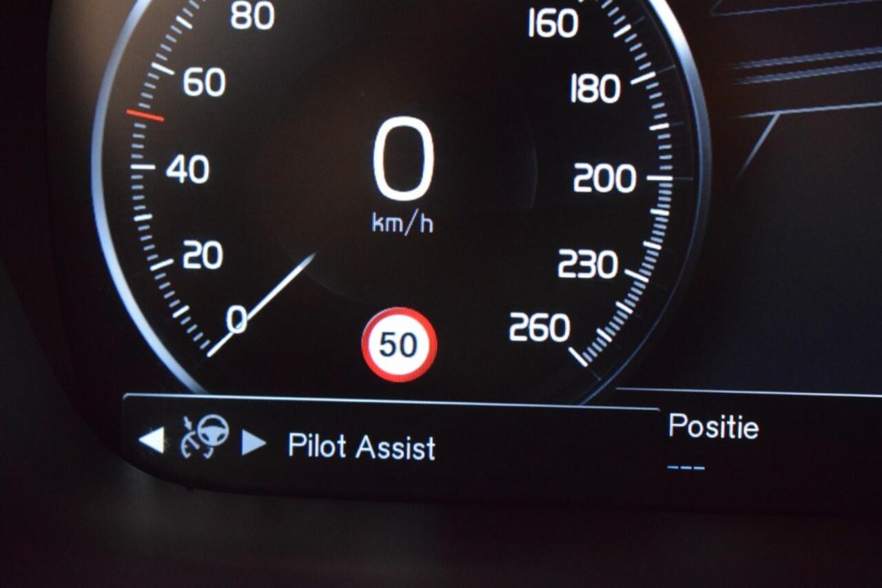 Volvo V60 2.0 B3 163pk AUT8 Momentum Business Adapt. Cruise/ Camera/ DAB/ Apple Carplay