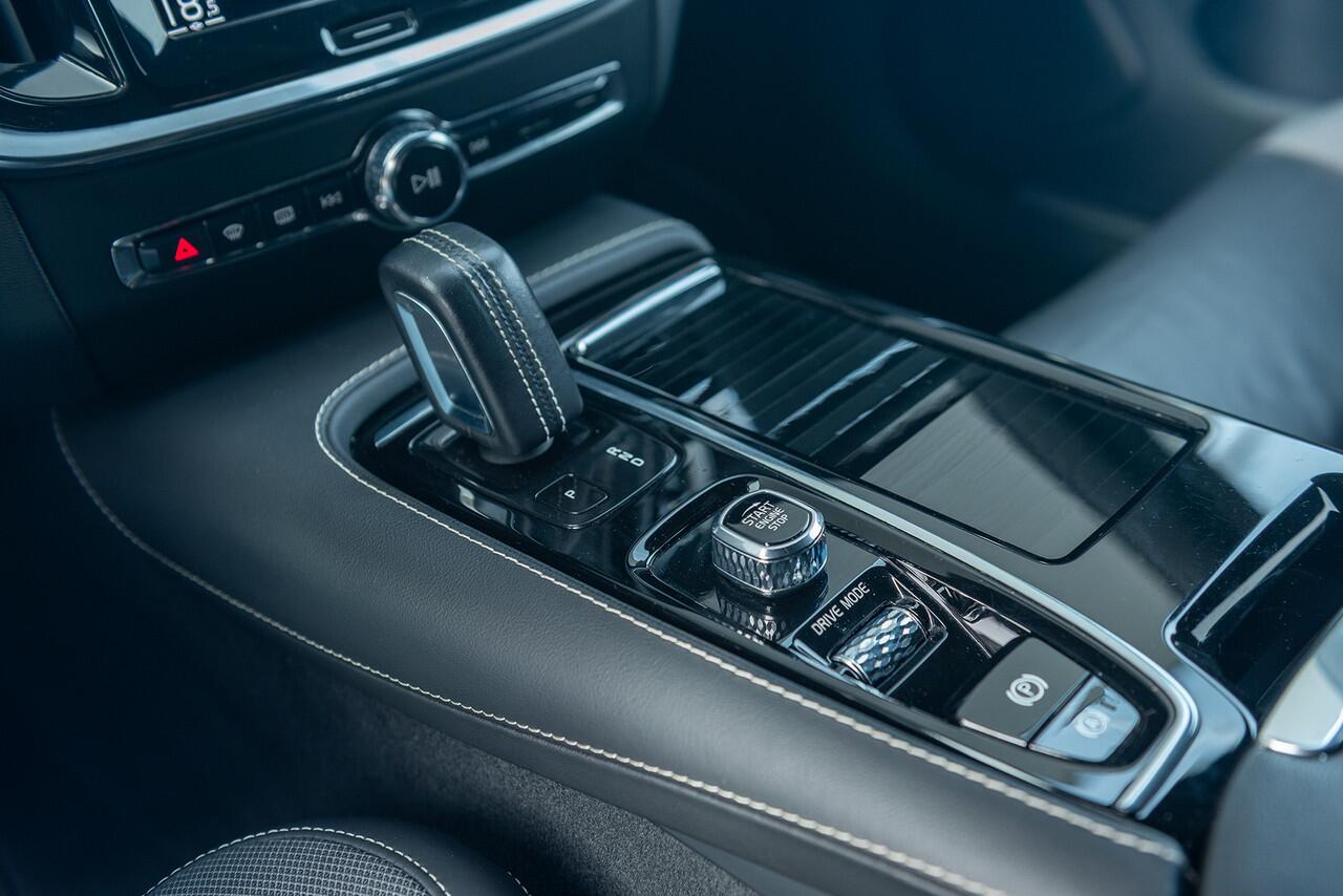 Volvo V60 T6 Aut. Plug-in Hybrid R-Design ACC Leder 340pk