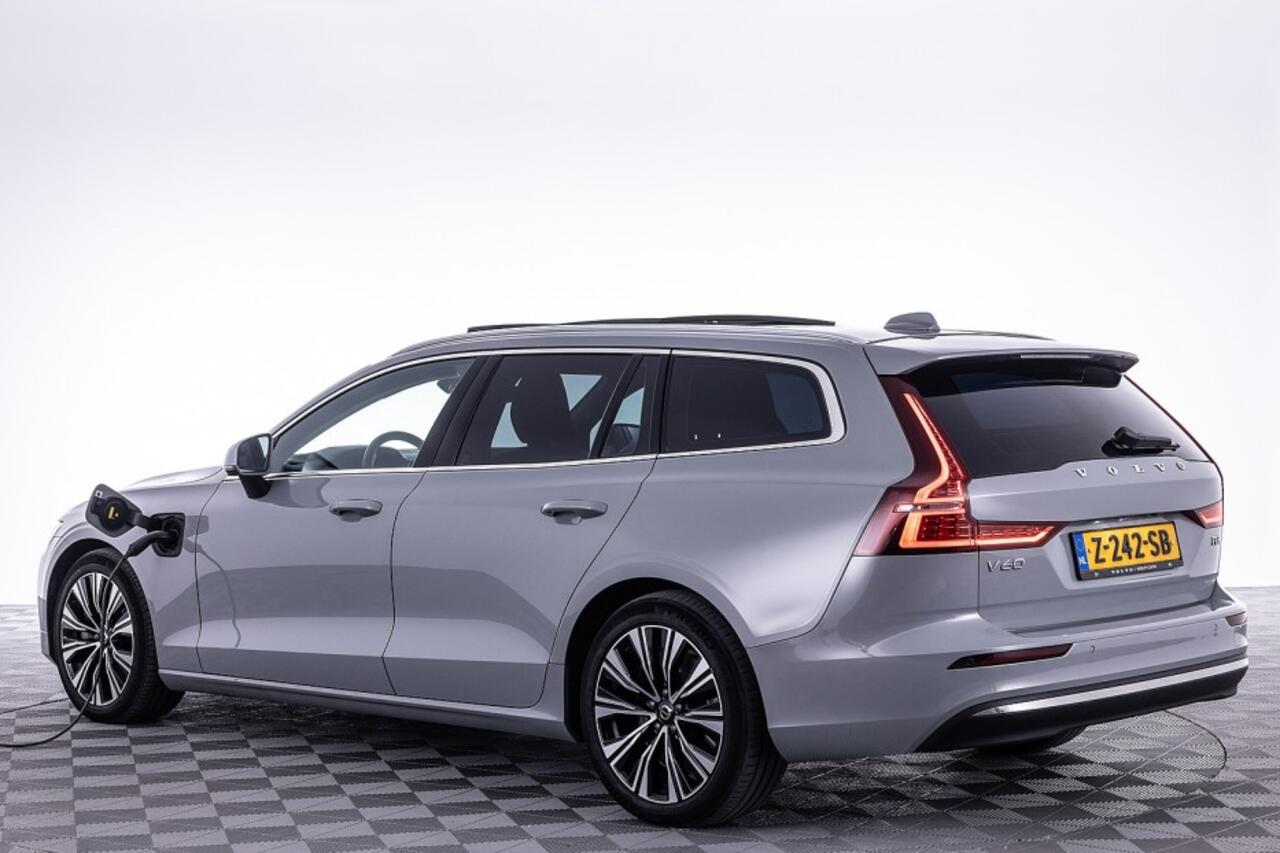 Volvo V60 2.0 T8 Plug-in hybrid AWD Plus Bright | PANORAMADAK ? 1e Eigenaar