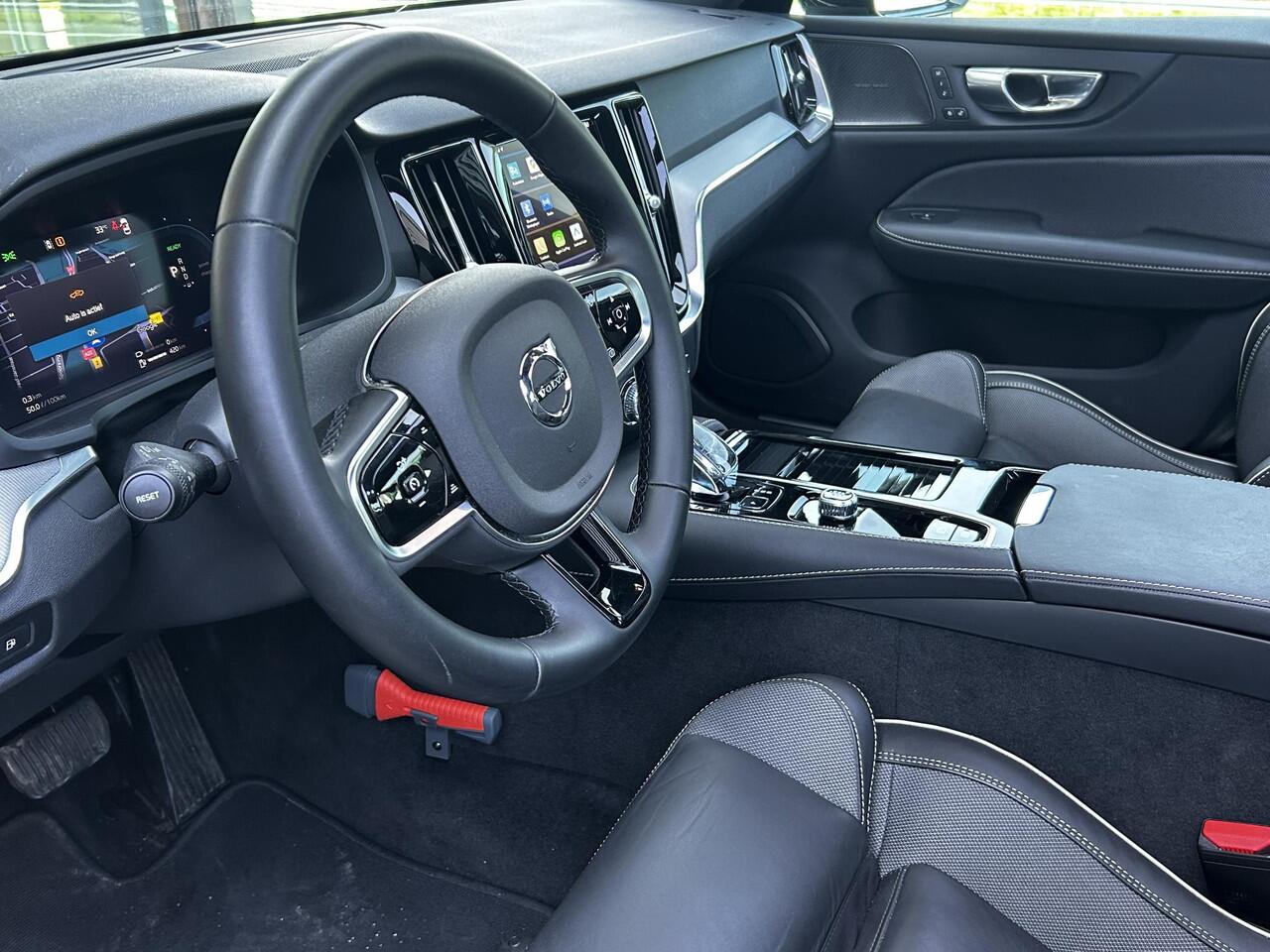 Volvo V60 2.0 T6 Plug-in hybrid AWD Plus Dark Automaat, Panorama dak, Harman-Kardon premium audio, Elektr.. verstelbare voorstoelen, Stoelverwarming V+A, Parkeer verwarming