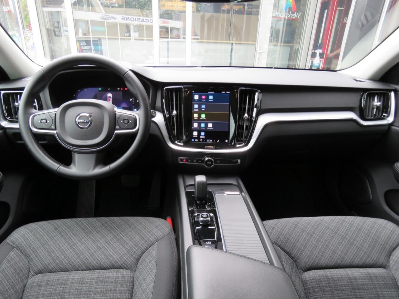 Volvo V60 2.0 B3 163pk Aut. Core / Camera / Stoel-stuurverw. / Elec.klep / Veel opties / BOVAG garantie