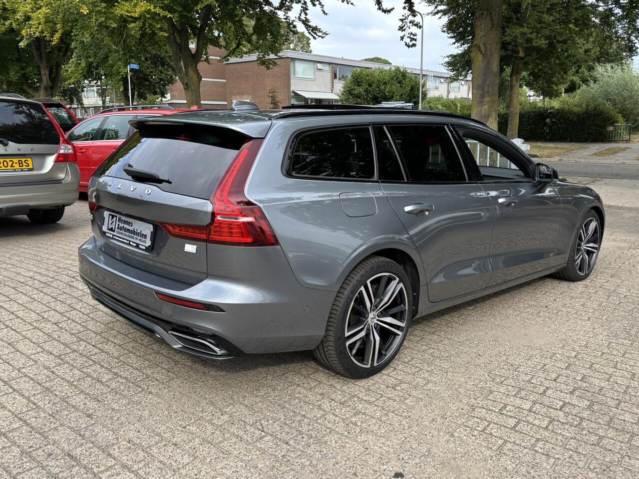 Volvo V60 T6 Recharge AWD R-Design 360 HeadUp DAB Pano Keyless