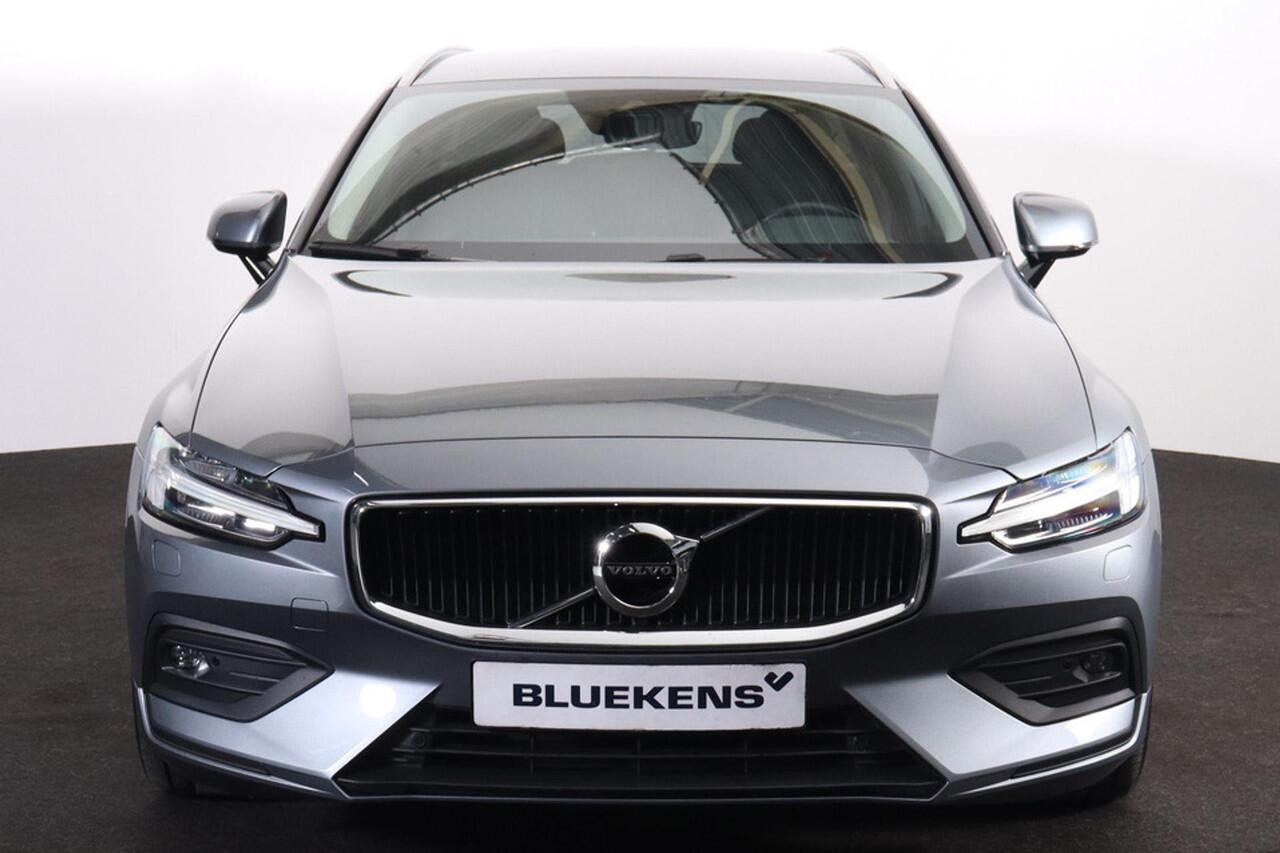 Volvo V60 B3 Momentum - Leder - IntelliSafe Surround - Elektr. bedienb. voorstoelen - Parkeercamera achter - Verwarmde voorstoelen - Extra getint glas - Parkeersensoren voor & achter - Adaptieve LED koplampen -