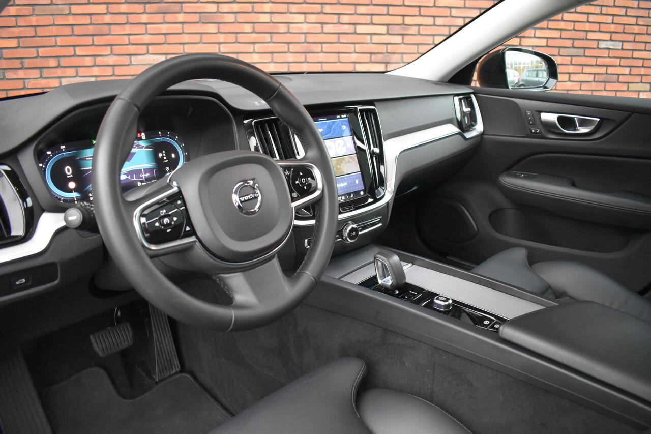 Volvo V60 B4 211PK Automaat Plus Dark | Climate | Trekhaak | Schuif-/kanteldak | Lighting |