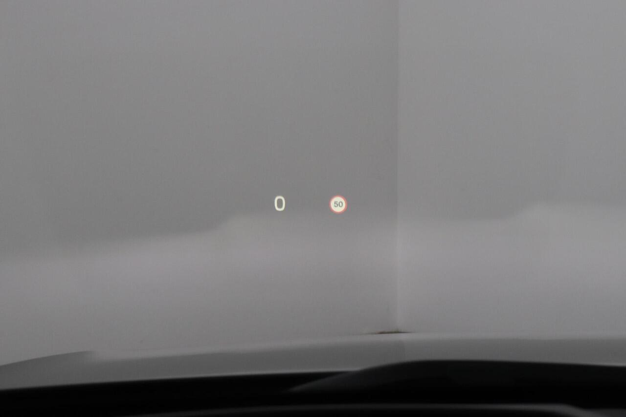 Volvo V90 T6 Plug-in hybrid Ultra Dark | Luchtvering | Massage+Ventilatie | Panoramadak | Head-Up | 360 Camera | Gelamineerd Glas