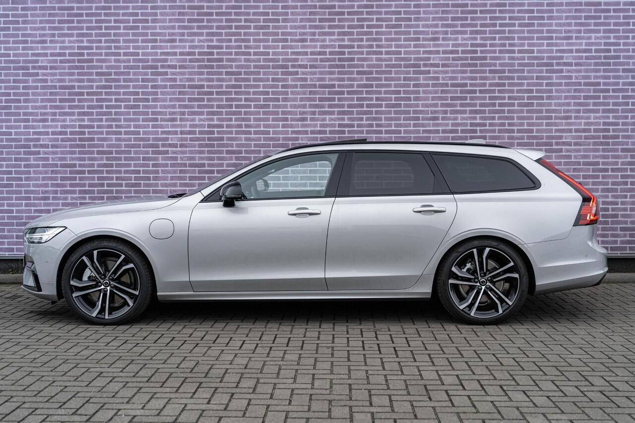Volvo V90 T8 Plug-in hybrid AWD Ultimate Dark | Google | Longe Range | Bowers & Wilkins Audio | 360 Camera | Luchtvering | Schuif-/Kanteldak | Sportstoelen | Head-Up Display | Stuur-/Stoelverwarming Voor + Achter | Elek. Stoelen | Memory | Getint Glas | Elek. Achte