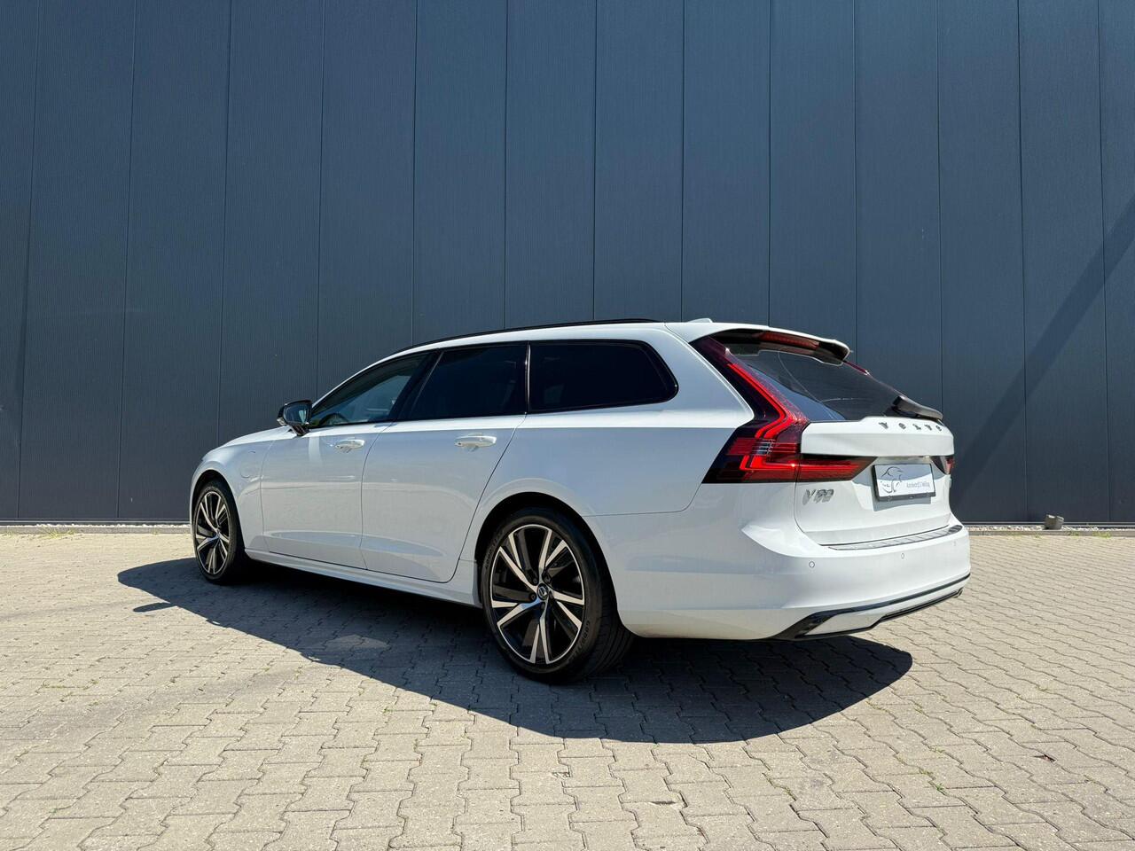 Volvo V90 2.0 T8 AWD R-Design luchtvering / B&W / pano / HUD