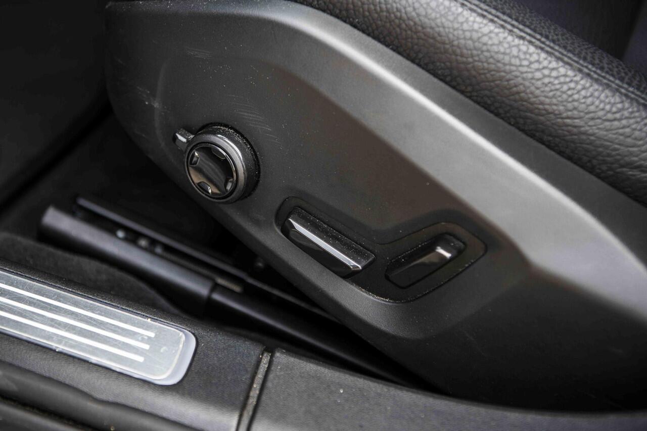 Volvo V90 2.0 T6 Plug-in hybrid AWD Ultra Dark | Trekhaak | Long Range | Panoramadak | Head-Up Display | Adaptive Cruise | Memory Seats | 360 Camera | Gelamineerd Glas | Harman Kardon | Power Seats |