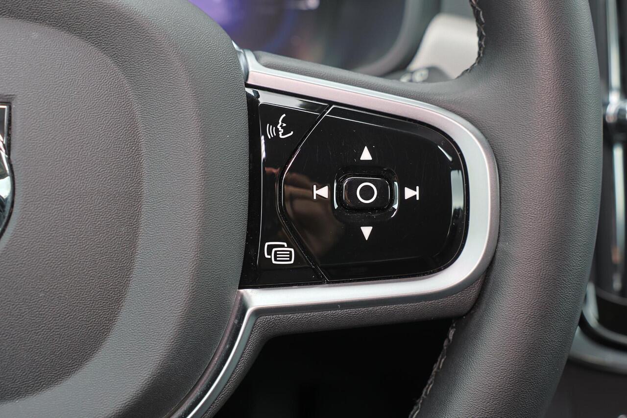 Volvo V90 T6 Recharge AWD Plus Dark - IntelliSafe Assist & Surround - 360º Camera - Harman/Kardon audio - Adaptieve LED koplampen - Verwarmde voorstoelen, stuur & achterbank - Parkeersensoren voor & achter - Elektr. bedienb. voorstoelen met geheugen - Extra getint 