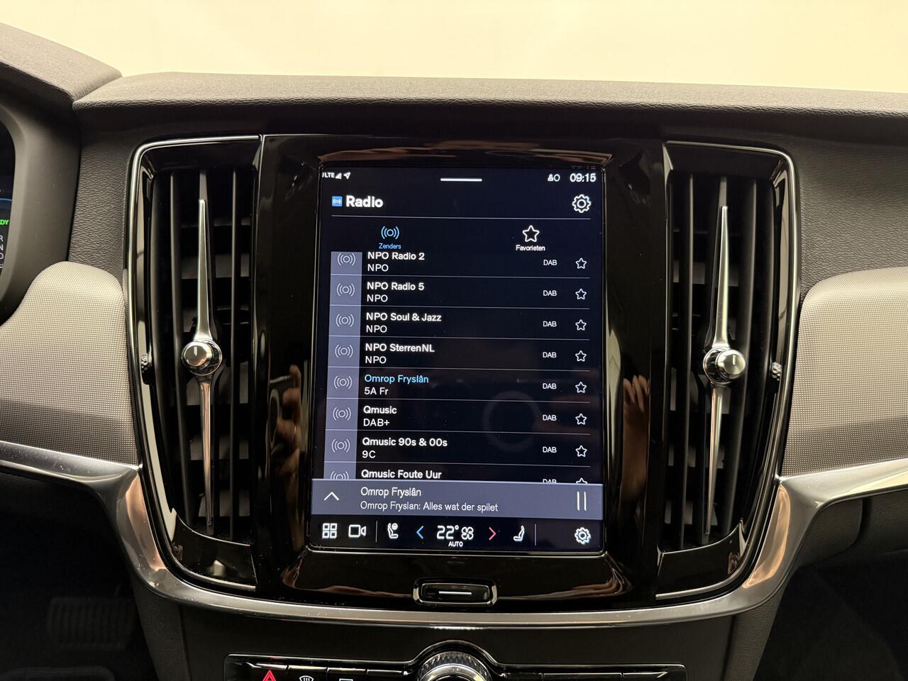 Volvo V90 T6 350pk AWD Plus Dark / 360 Camera / Full-LED / El. Trekhaak / Getint glas / El. Stoelen / Harman&Kardon Audio / 19'' / ACC / BLIS / Stoel + Stuurw. Verwarming /
