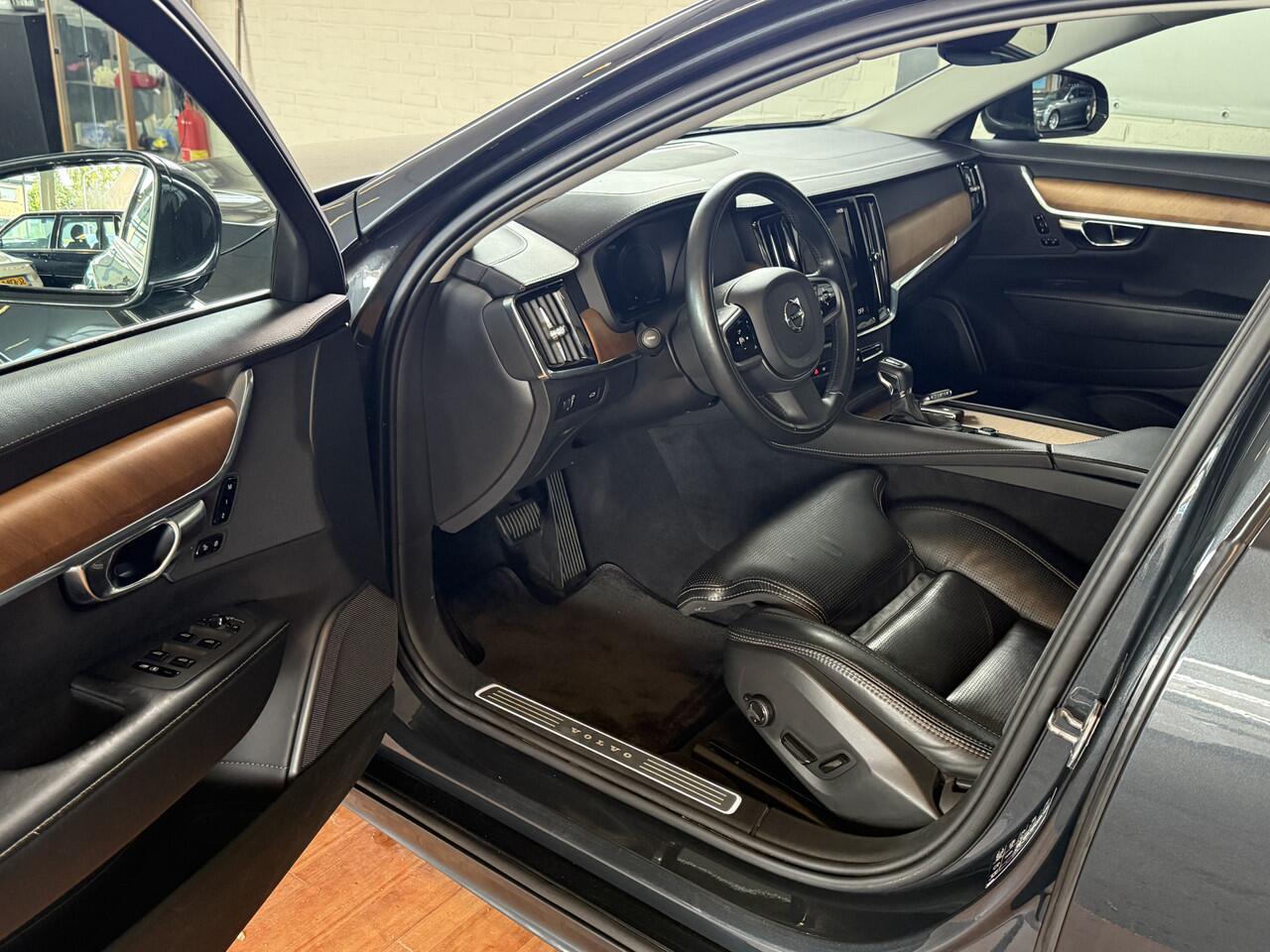 Volvo V90 2.0 T4 Business Luxury+