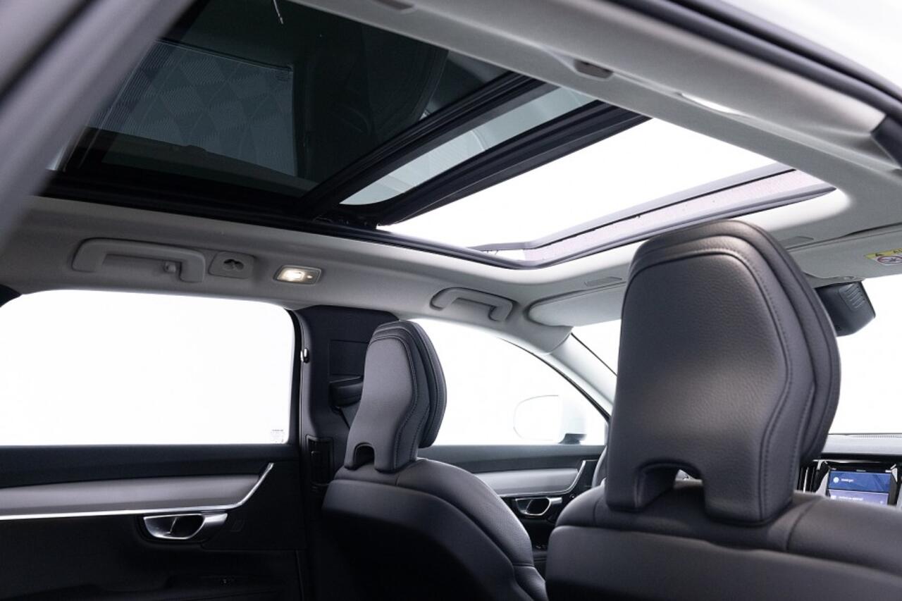 Volvo V90 Cross Country B5 AWD Pro | PANORAMADAK | LEDER | Trekhaak | harman/kardon