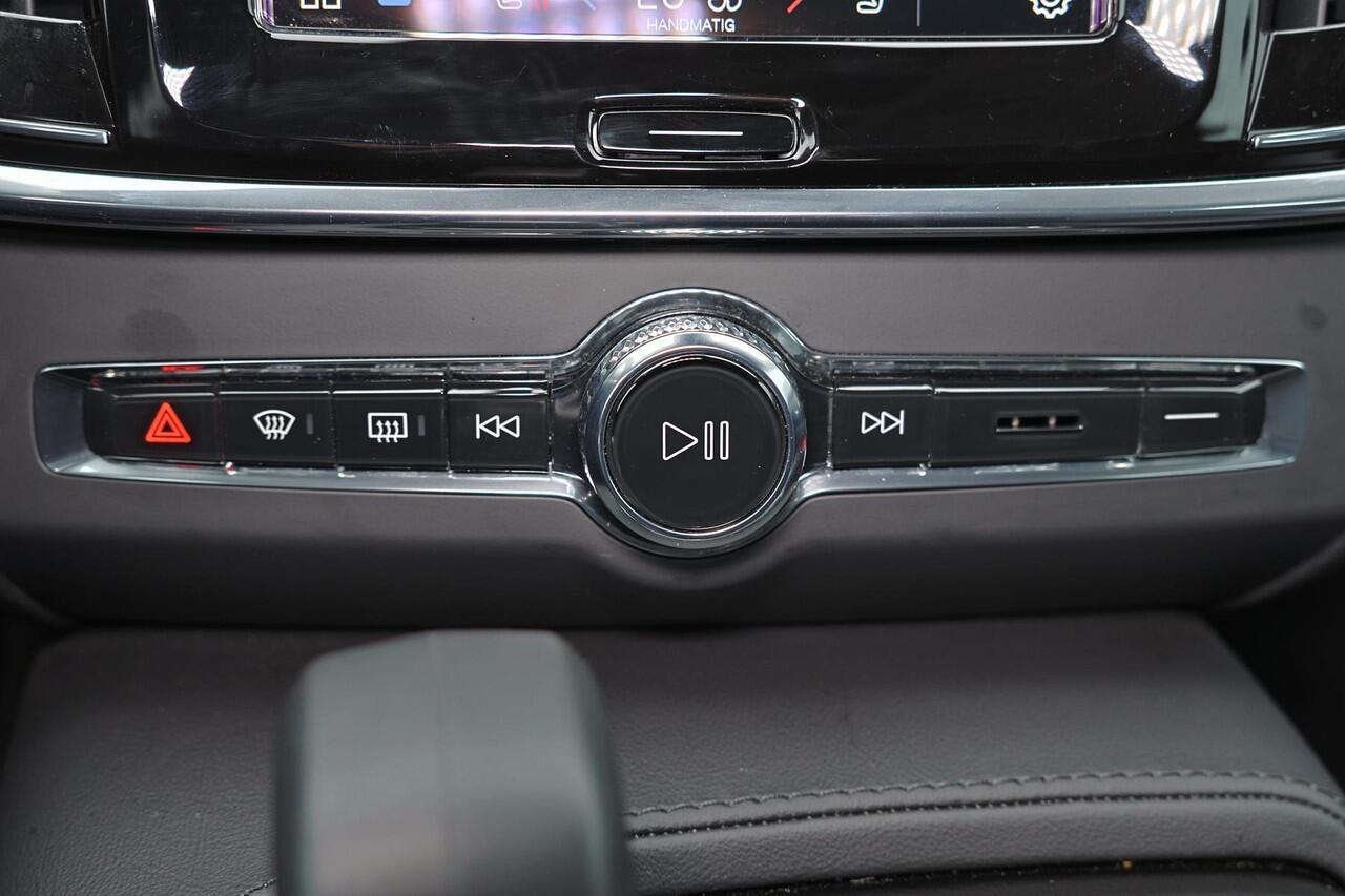 Volvo V90 T6 Recharge AWD Plus Bright - IntelliSafe Assist & Surround - 360º Camera - Harman/Kardon audio - Adaptieve LED koplampen - Verwarmde voorstoelen & stuur - Parkeersensoren voor & achter - Elektr. bedienb. voorstoelen met geheugen - 19' LMV