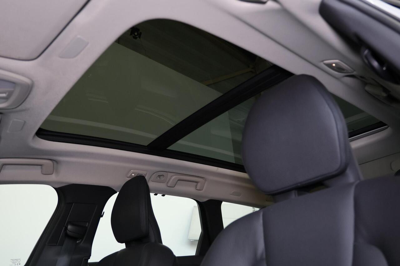 Volvo V90 T6 Recharge AWD Ultra Dark - Panorama/schuifdak - IntelliSafe Assist & Surround - 360º Camera - Adaptieve LED koplampen - Verwarmde voorstoelen, stuur & achterbank - Parkeersensoren voor & achter - Elektr. bedienb. voorstoelen met geheugen - Head up displ