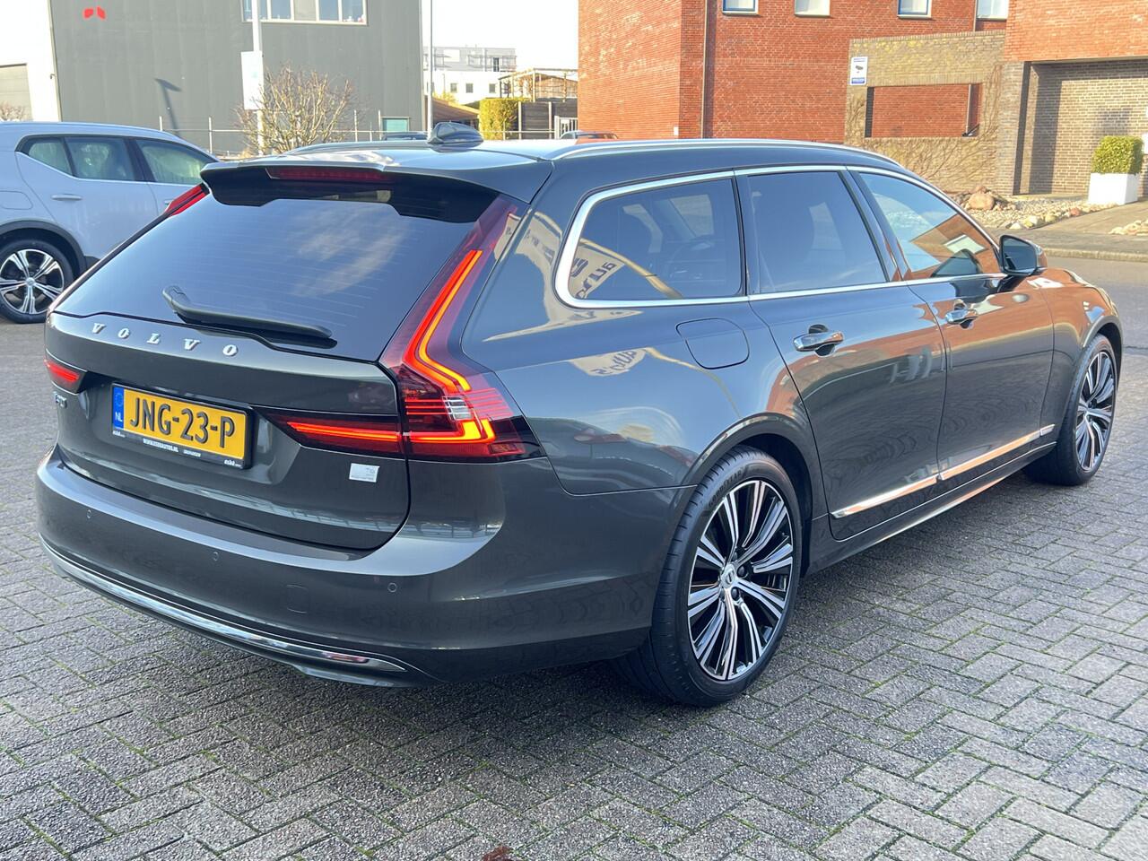 Volvo V90 2.0 T6 Recharge 340 pk AWD Inscription Trekhaak Camera Parkeersensoren Navi Leer Stoelverwarming Elek Stoelen ACC Pilot Assist 19 Inch Extra Getint Glas Blis Plug in Hybride