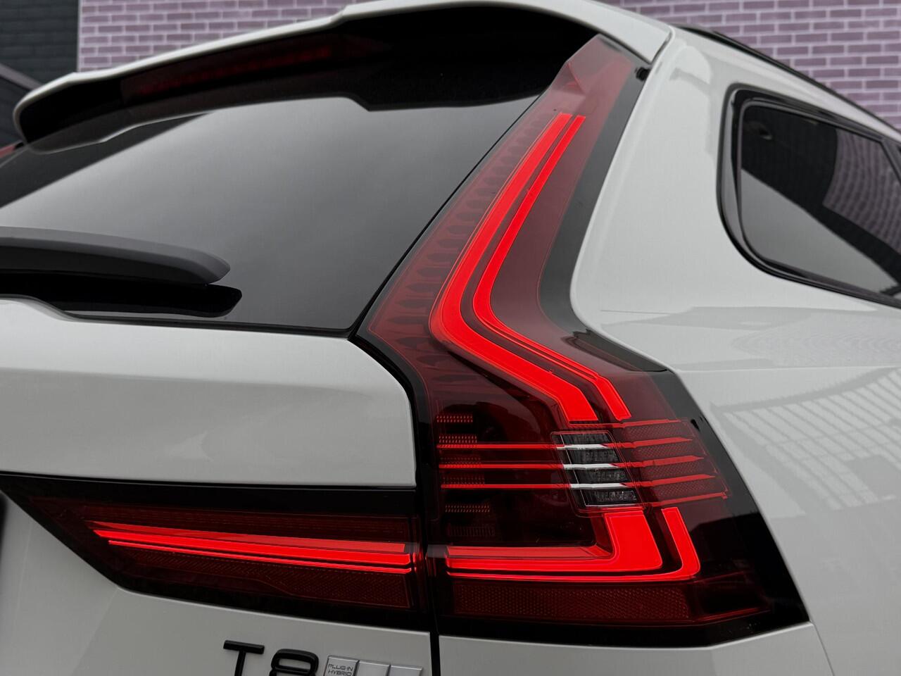 Volvo V90 2.0 T8 Plug-in hybrid AWD Ultra Executive Edition | Polestar Engineerd | Custum Sport uitlaat | Trekhaak | Luchtvering | Bowers & Wilkins | Massage | Stoel Verwarming-Koeling | 360° |