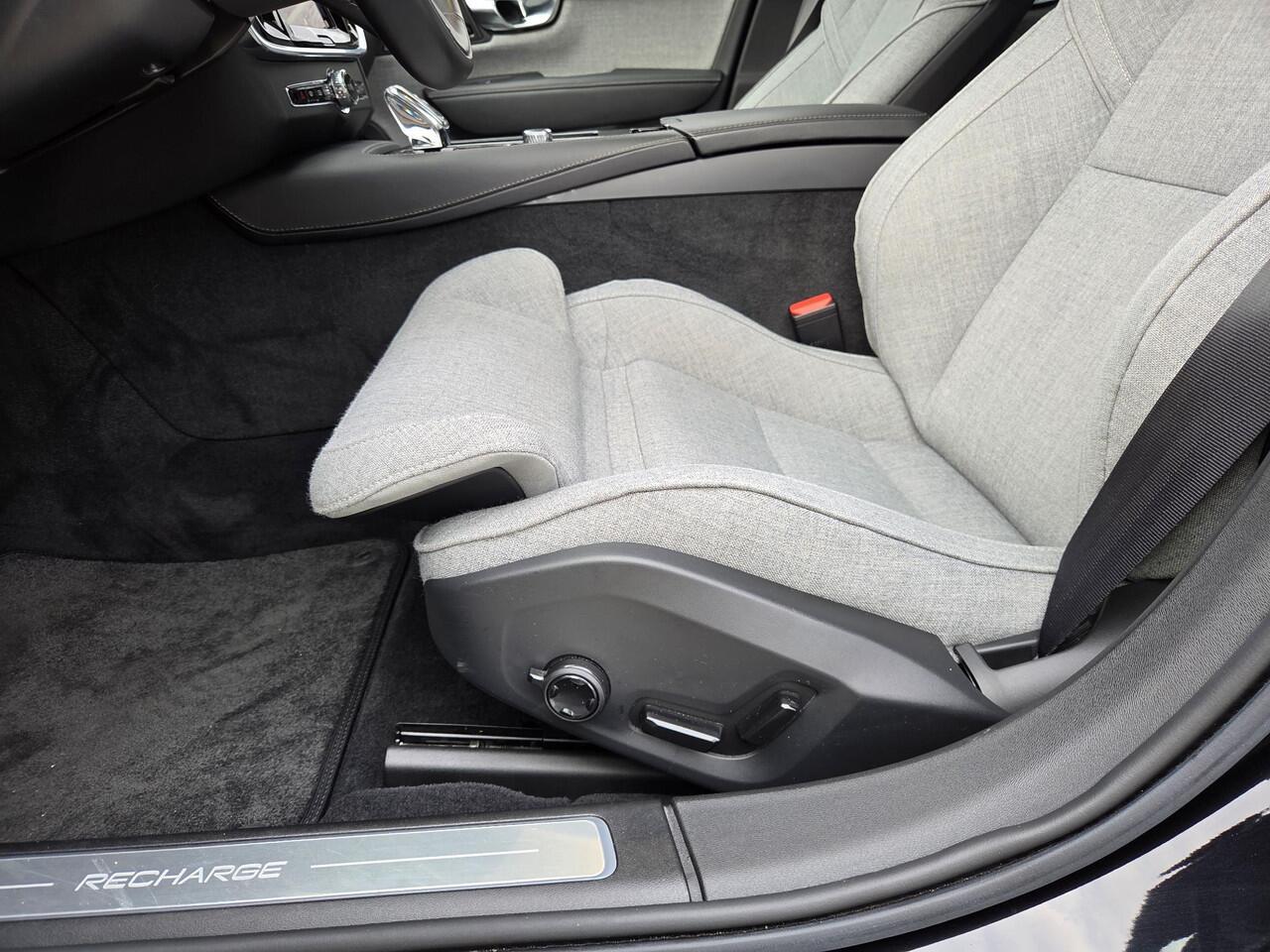 Volvo V90 T6 Plug-in Hybrid AWD Inscription Aut | Trekhaak 2100 kg | Google Maps | Long Range Accu | Harman Kardon | Elek. Stoelen | Stoel-/Stuurverwarming | Panoramadak | Wool Blend Interieur | All- seasonbanden