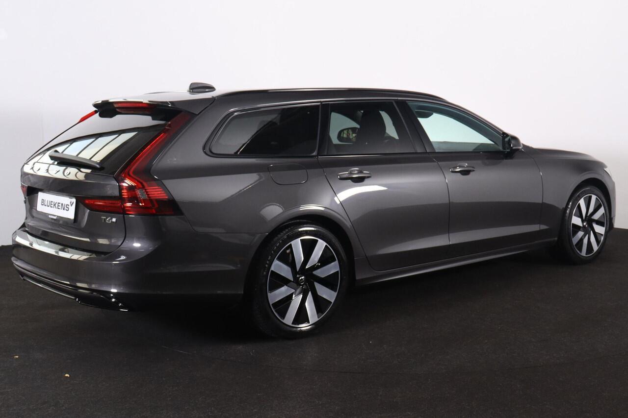 Volvo V90 T6 Recharge AWD Plus Dark - IntelliSafe Assist & Surround - 360º Camera - Harman/Kardon audio - Adaptieve LED koplampen - Verwarmde voorstoelen, stuur & achterbank - Parkeersensoren voor & achter - Elektr. bedienb. voorstoelen met geheugen - Extra getint 