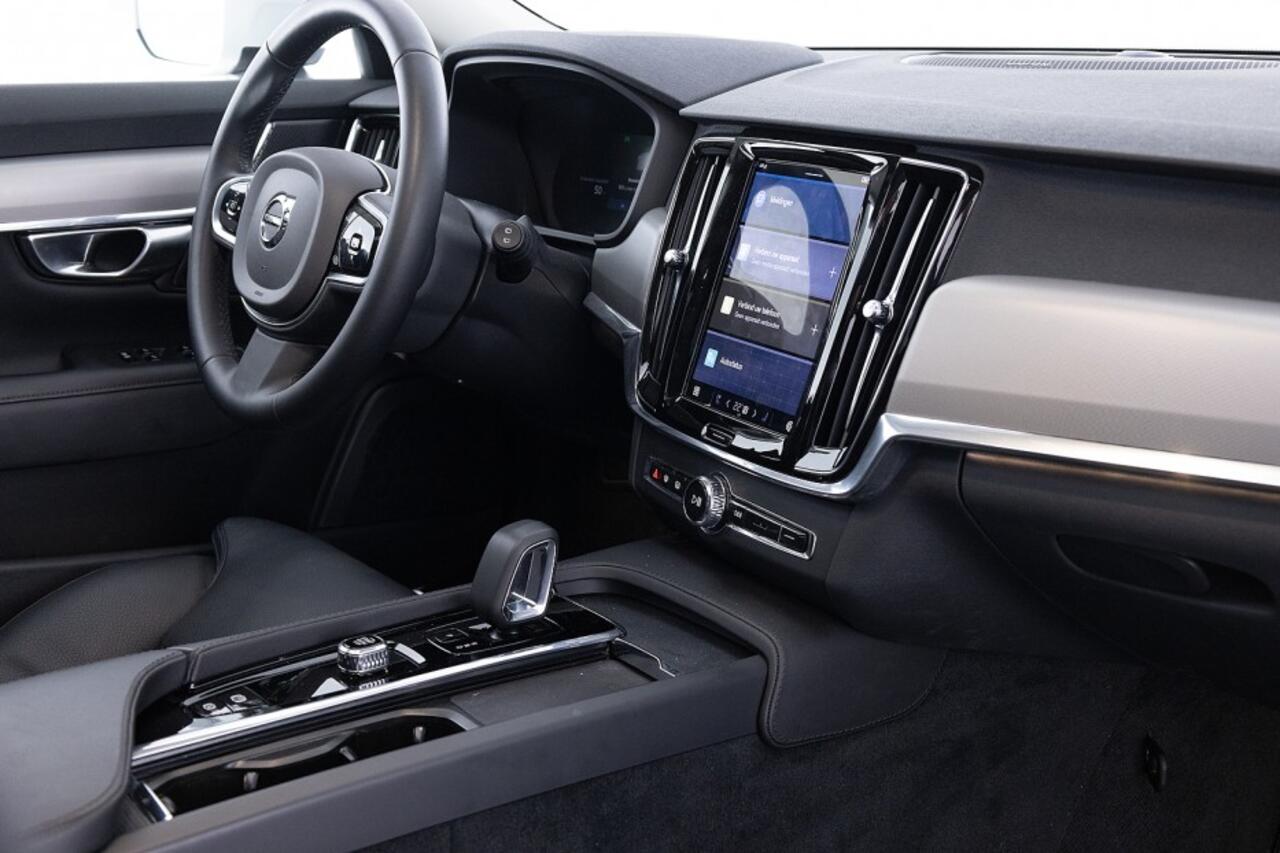 Volvo V90 Cross Country B5 AWD Pro | PANORAMADAK | LEDER | Trekhaak | harman/kardon