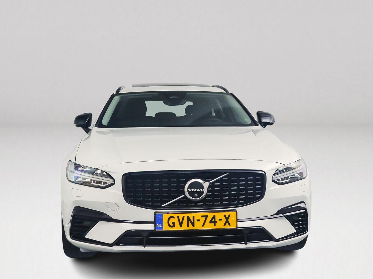 Volvo V90 T6 Plug-in hybrid AWD Ultra Dark | Panoramadak | 360° camera | Harman Kardon | Stoel- en Stuurverwarming | Trekhaak