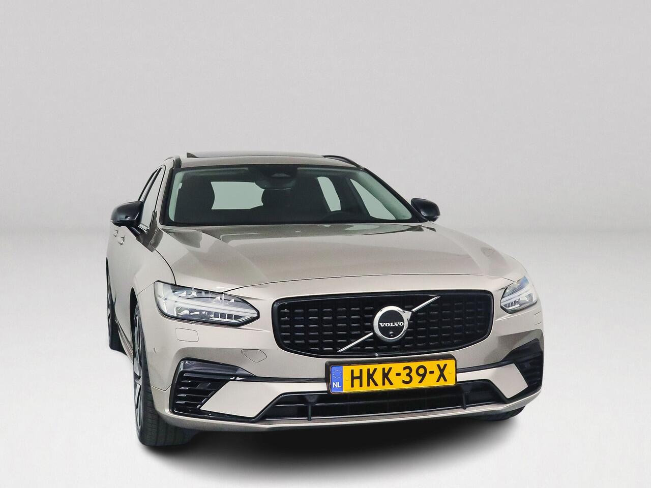 Volvo V90 T8 Plug-in hybrid AWD Ultra Dark | Panoramadak | 360° camera | Harman Kardon | Stoel- en Stuurverwarming | Trekhaak