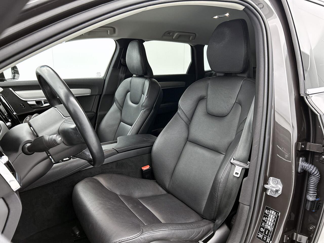 Volvo V90 2.0 B4 198PK Mild Hybrid Business pro automaat / Airco-ecc / Navi / Leder / Adap-cruise / Lmv / Xenon / Car-play / Apk 04-2027