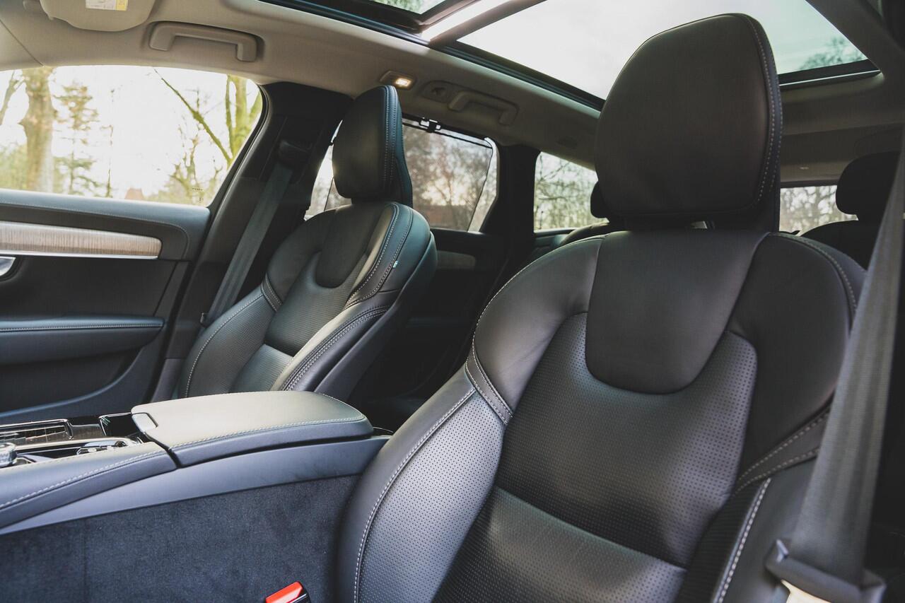 Volvo V90 2.0 T8 Plug-in hybrid AWD Ultimate Dark 455 PK TREKHAAK | PANO | MASSAGE | 360 CAM | STOELVENTILATIE