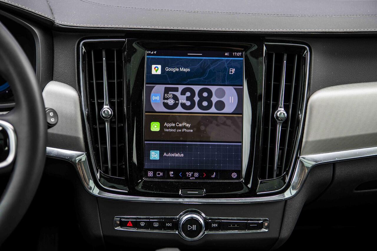 Volvo V90 2.0 T6 Plug-in hybrid AWD Ultra Dark | Schuif-/kanteldak | Trekhaak | Adaptieve LED koplampen | Harman Kardon audio | Adaptieve Cruise Control |