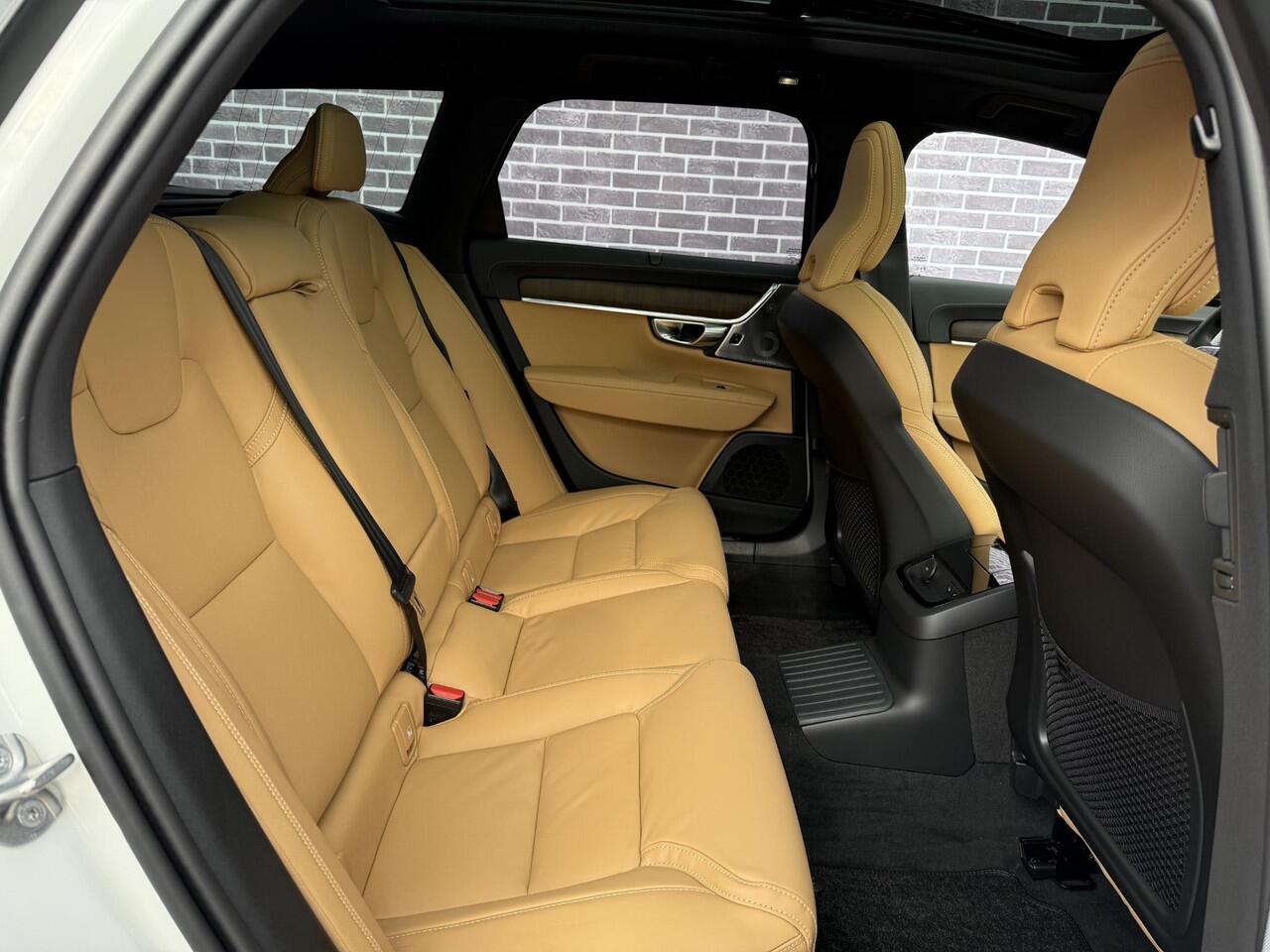 Volvo V90 2.0 T8 Plug-in hybrid AWD Ultra Executive Edition | Polestar Engineerd | Custum Sport uitlaat | Trekhaak | Luchtvering | Bowers & Wilkins | Massage | Stoel Verwarming-Koeling | 360° |