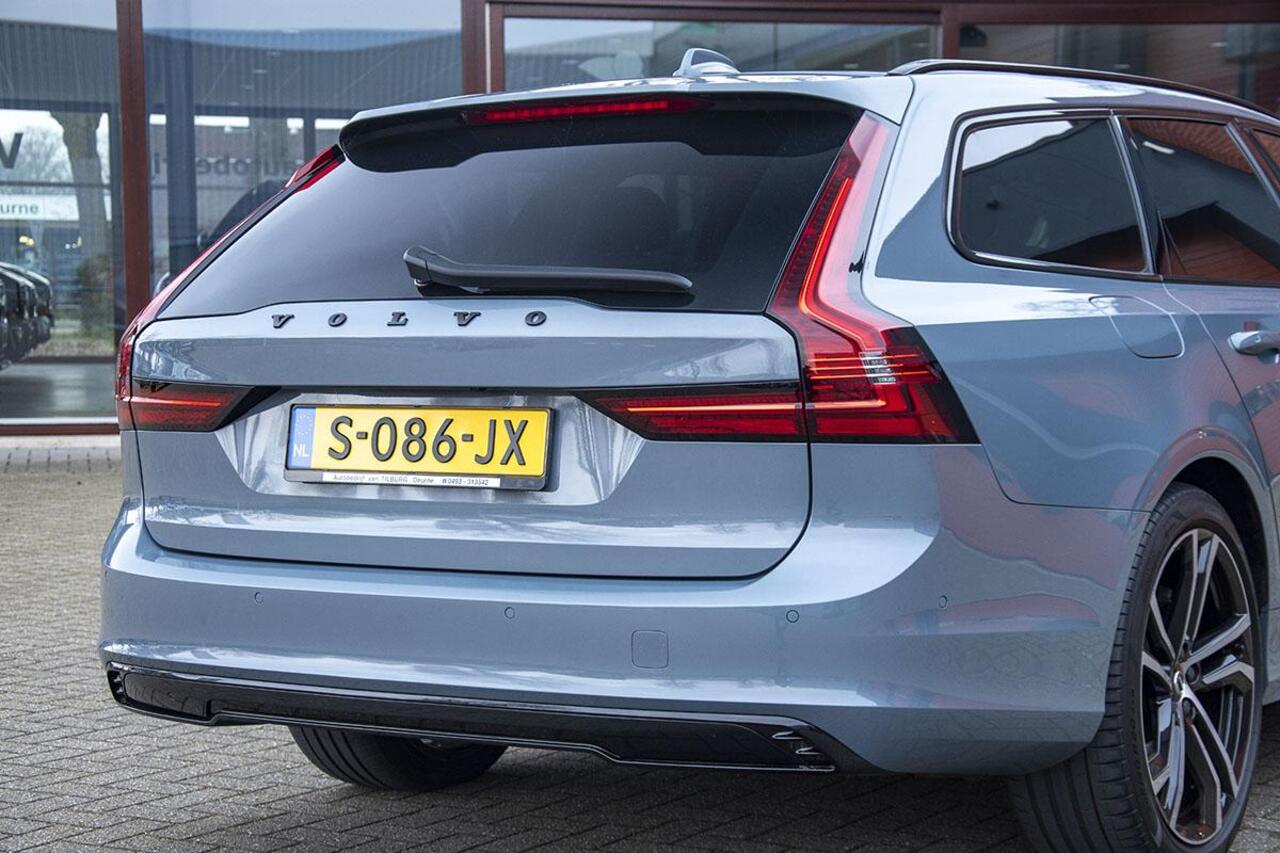 Volvo V90 2.0 T8 AWD R-DESIGN / B & W / PANO / LUCHTVERING