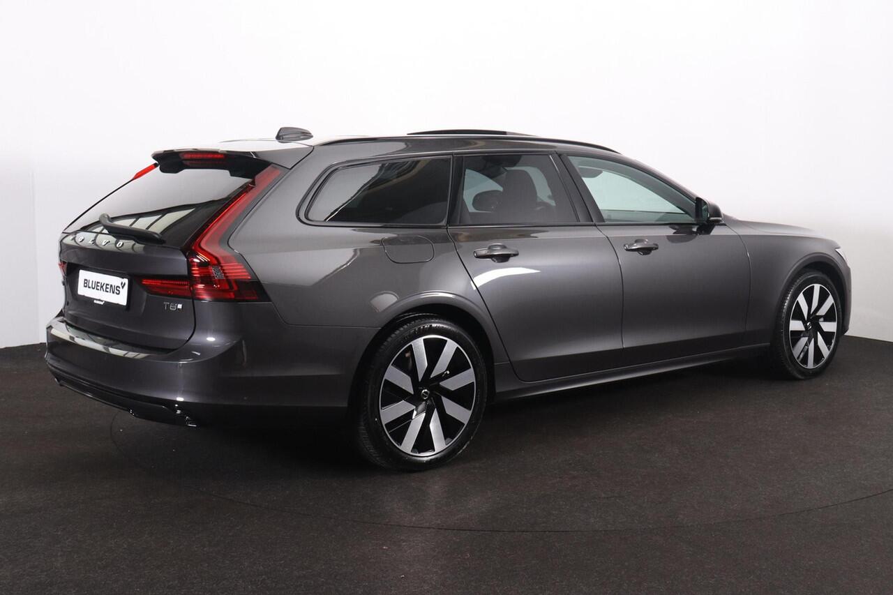 Volvo V90 T8 Recharge AWD Ultra Dark - Luchtvering - Panorama/schuifdak - IntelliSafe Assist & Surround - 360º Camera - Harman/Kardon audio - Adaptieve LED koplampen - Verwarmde voorstoelen, stuur & achterbank - Parkeersensoren voor & achter - Elektr. bedienb. voor