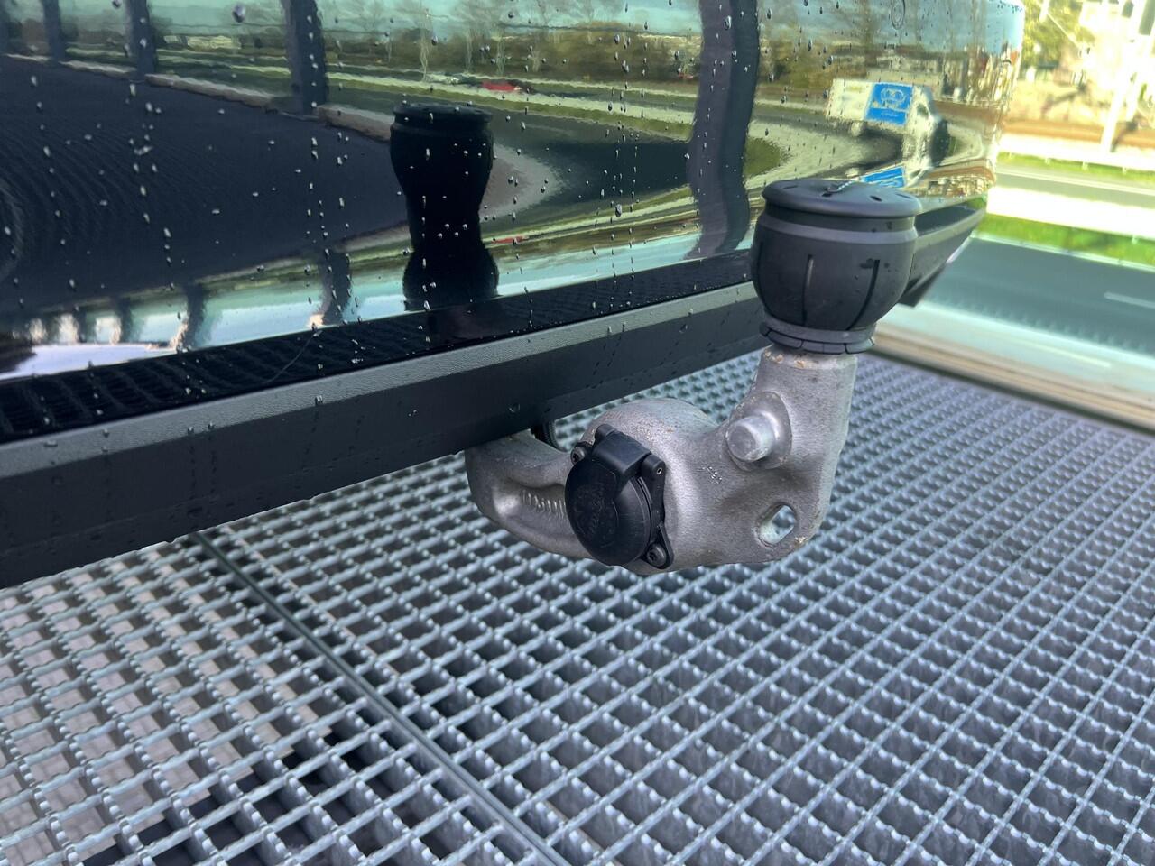 Volvo V90 2.0 T4 Business Luxury+ Automaat, Leder, Panoramadak, Trekhaak semi elektrisch inklapbaar, Stoelverwarming, Stuurverwarming