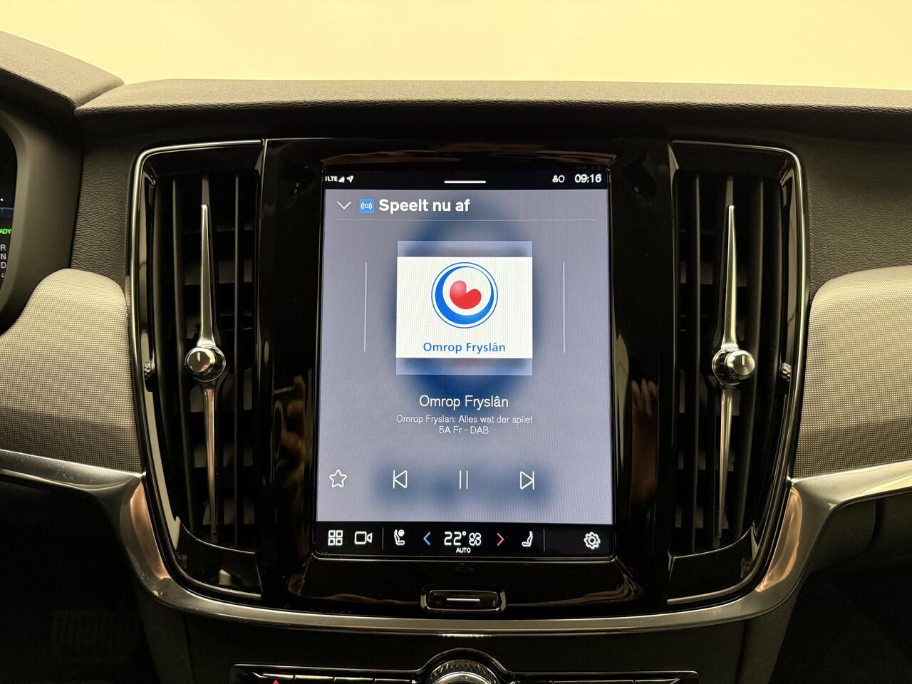 Volvo V90 T6 350pk AWD Plus Dark / 360 Camera / Full-LED / El. Trekhaak / Getint glas / El. Stoelen / Harman&Kardon Audio / 19'' / ACC / BLIS / Stoel + Stuurw. Verwarming /