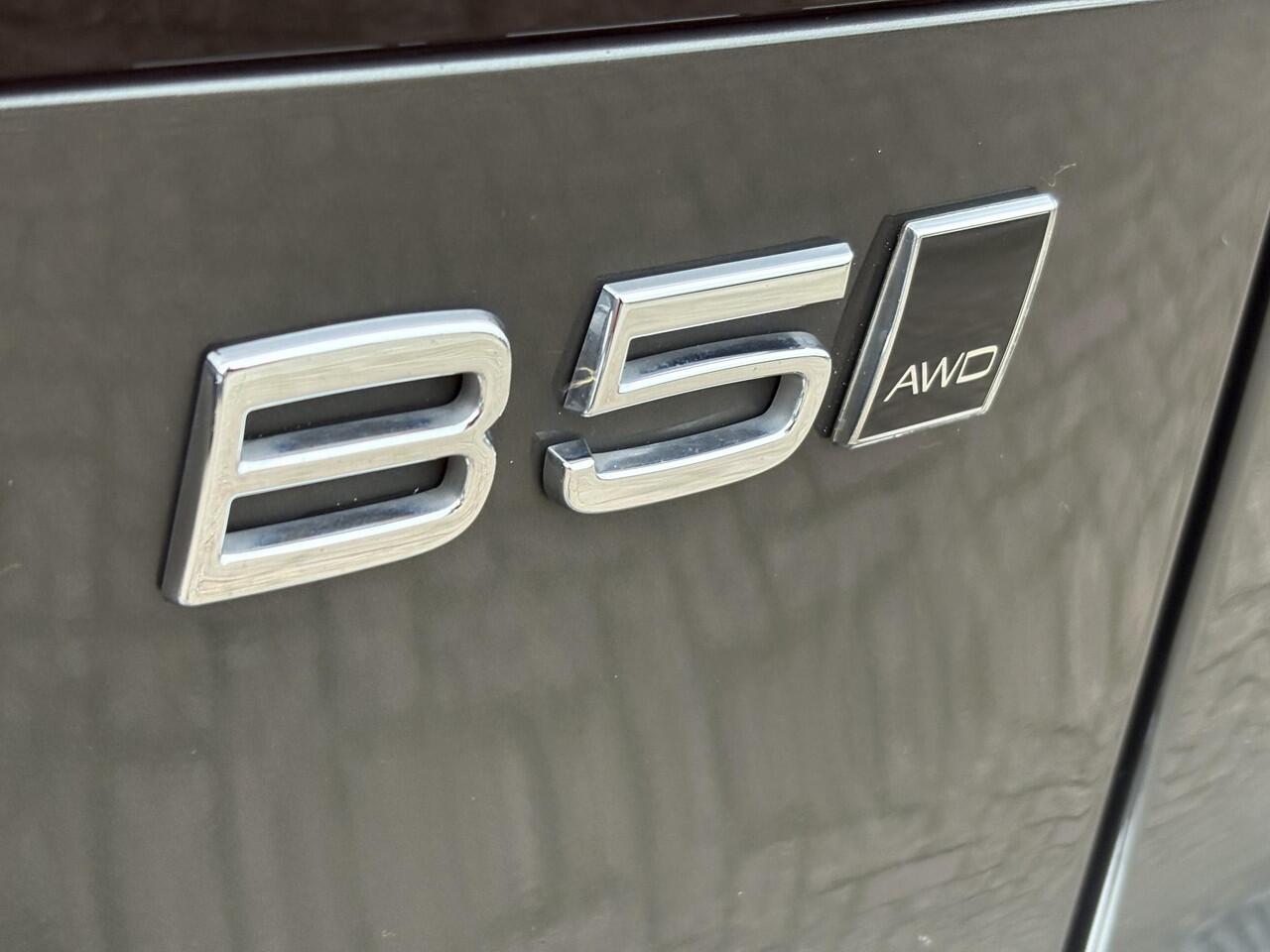 Volvo V90 Cross Country 2.0 B5 AWD Pro | Trekhaak | Schuif/kantel panoramadak | 360° Camera | Memory | Stoel/stuurverwarming | Intellisafe surround | BLIS | extra getint glas |