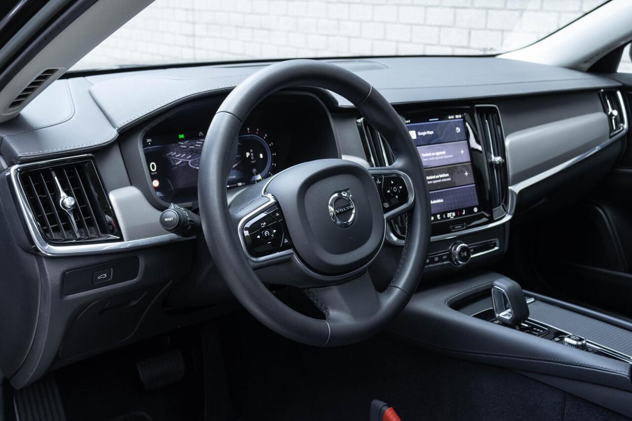 Volvo V90 B4 Plus Bright | Harman Kardon Premium Sound | 360 graden camera | Panoramisch schuif-/kanteldak | Alarm klasse 3 | Trekhaak | Google Navigatie |