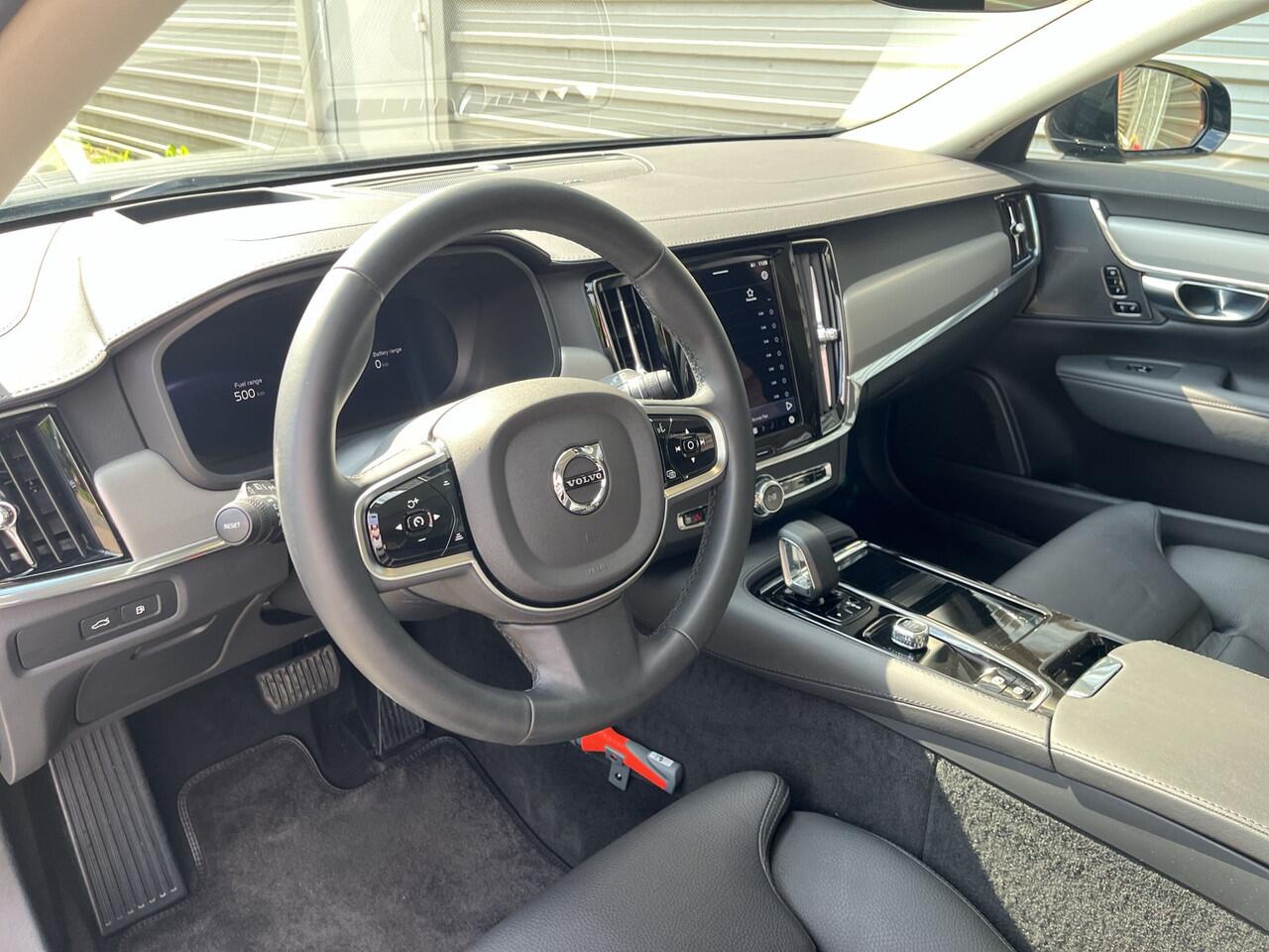 Volvo V90 T6 Plug-in hybrid AWD Ultra Dark / 360 Camera / Head-Up / Schuif/kanteldak / Trekhaak / Blis /