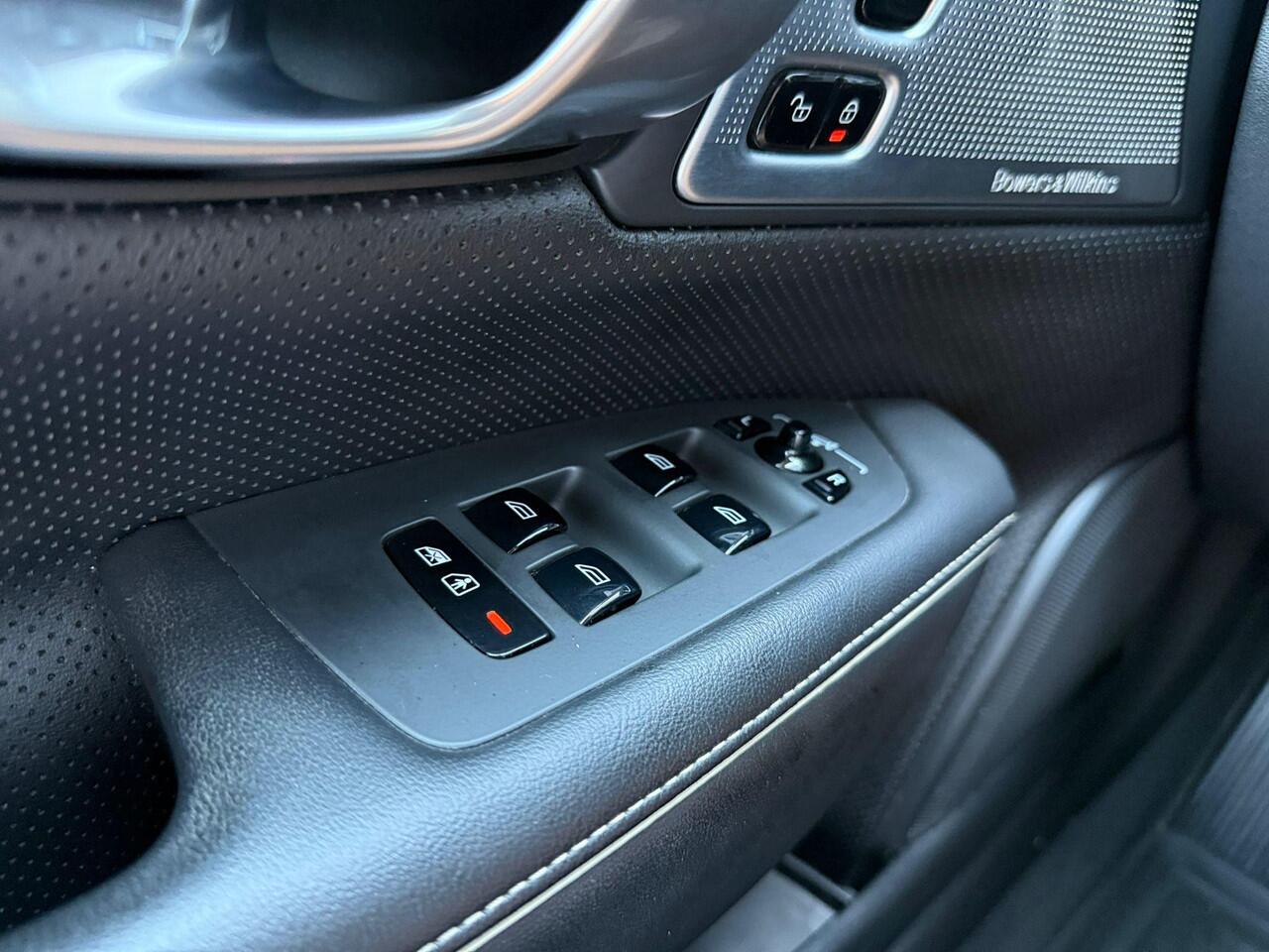 Volvo V90 2.0 T8 AWD R-Design luchtvering / B&W / pano / HUD