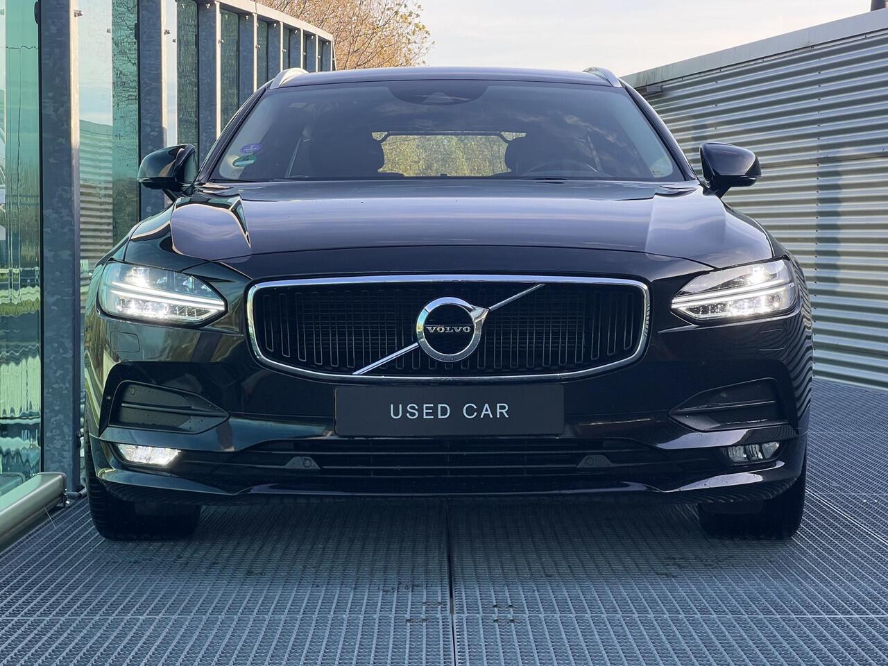 Volvo V90 2.0 T4 Business Luxury+ Automaat, Leder, Panoramadak, Trekhaak semi elektrisch inklapbaar, Stoelverwarming, Stuurverwarming