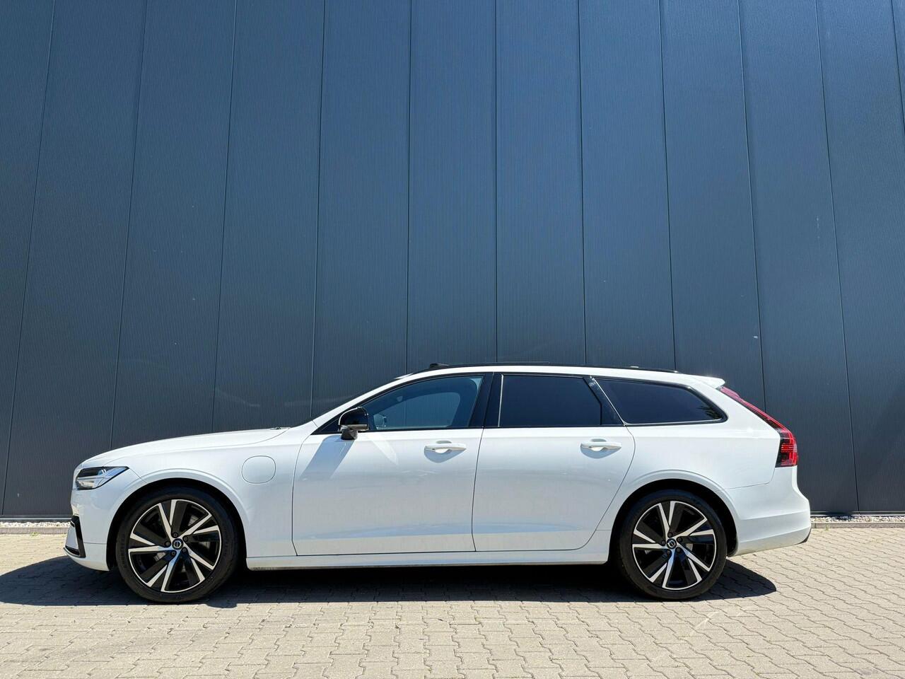 Volvo V90 2.0 T8 AWD R-Design luchtvering / B&W / pano / HUD