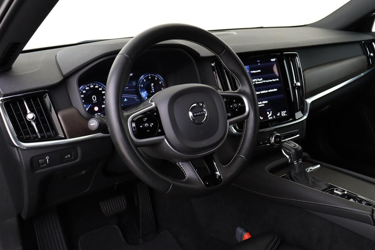 Volvo V90 CROSS COUNTRY T6 PRO -HARMAN/KARDON|LEDER|ADAP.LED|360°CAM|20"|STANDKACHEL|ADAP.CRUISE|KEYLESS