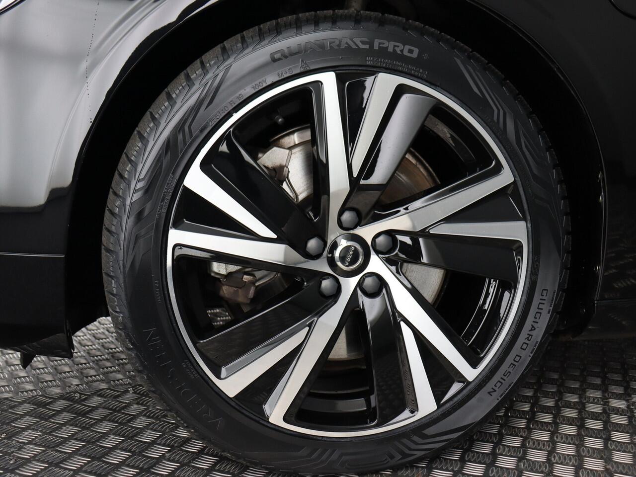 Volvo V90 2.0 T6 AWD R-Design (NL-Auto / Pano / H&K / Head-Up)