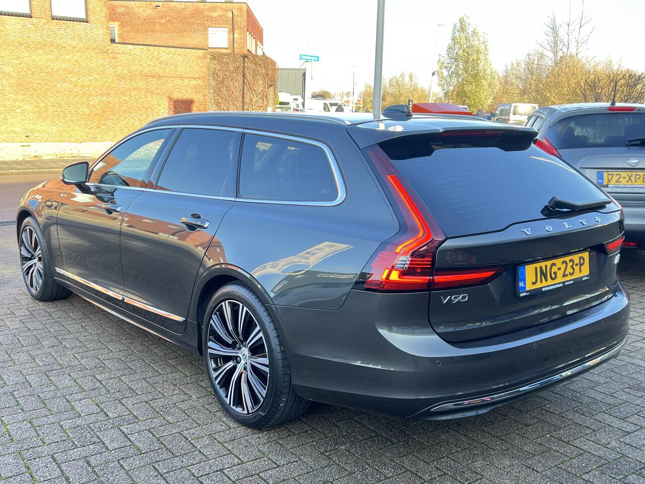 Volvo V90 2.0 T6 Recharge 340 pk AWD Inscription Trekhaak Camera Parkeersensoren Navi Leer Stoelverwarming Elek Stoelen ACC Pilot Assist 19 Inch Extra Getint Glas Blis Plug in Hybride