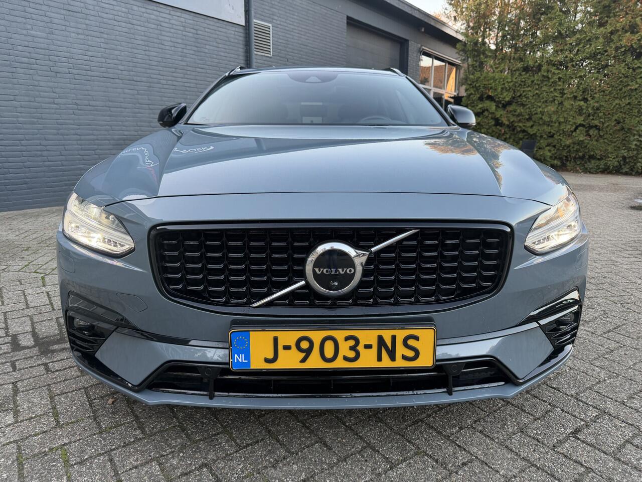 Volvo V90 R-Design | NL AUTO |Panoramadak o Harman/Kardon o Winterpakket o Camera 2020 km 148.000 Nap 2e eigenaar !!