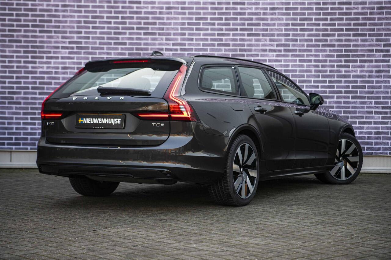 Volvo V90 2.0 T8 Plug-in hybrid AWD Ultra Dark | Trekhaak | Panoramadak | 360 Camera | Gelaagd Glas | Stoel en Stuurverwarming | Head Up Display | Leder Dashboard |
