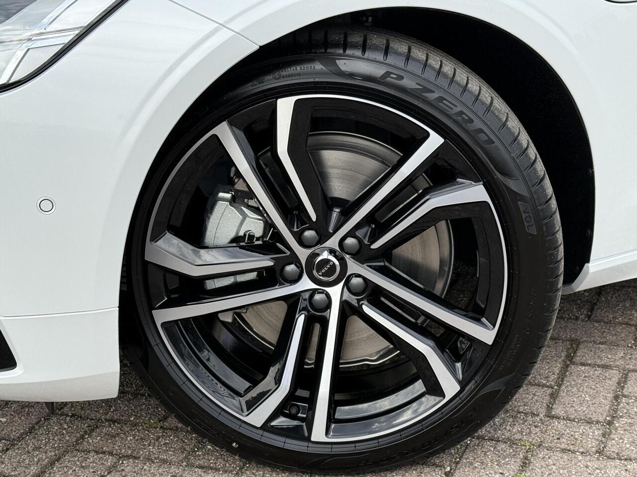 Volvo V90 2.0 T8 Plug-in hybrid AWD Ultra Executive Edition | Polestar Engineerd | Custum Sport uitlaat | Trekhaak | Luchtvering | Bowers & Wilkins | Massage | Stoel Verwarming-Koeling | 360° |