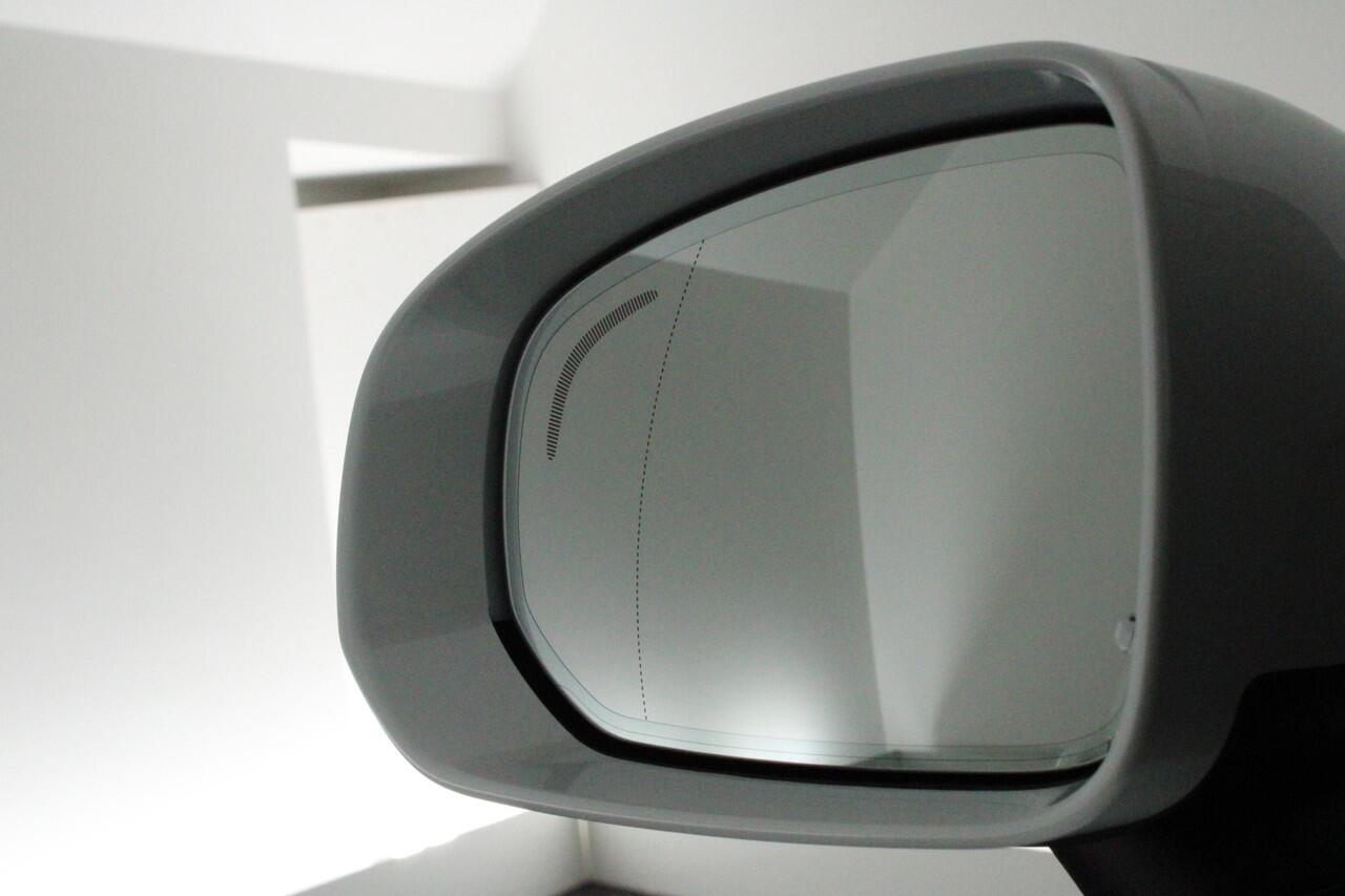 Volvo V90 Cross Country 2.0 B5 250pk AWD Pro Trekhaak Camera B&W Audio Leder Geventileerde Stoelen HUD Panoramadak