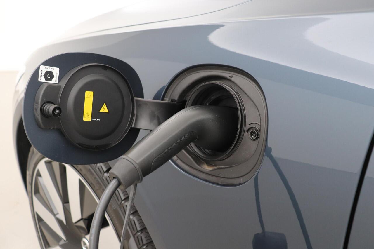 Volvo V90 T6 Plug-in hybrid Plus Bright | Head-Up | ACC | 360 Camera | Harman/Kardon | Stoel+Stuurverwarming | 19 Inch