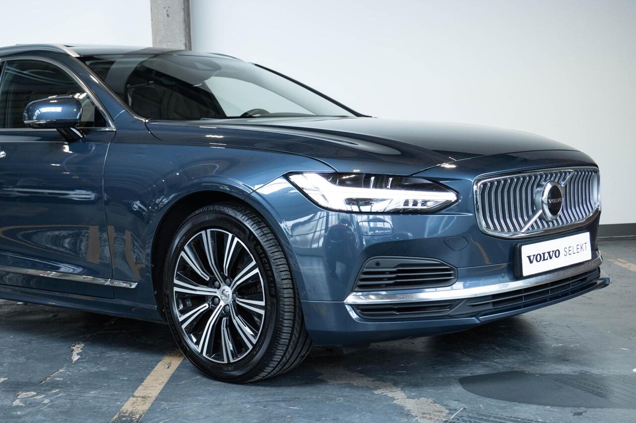 Volvo V90 T8 Automaat AWD Inscription | Panoramadak| Interieur Voorverwarming| Electrisch Bedienbare Voorstoelen| Adaptieve Cruise Control| Blind Spot | Semi Electrische Trekhaak| Alarmklasse 3| Parkeer Camera.